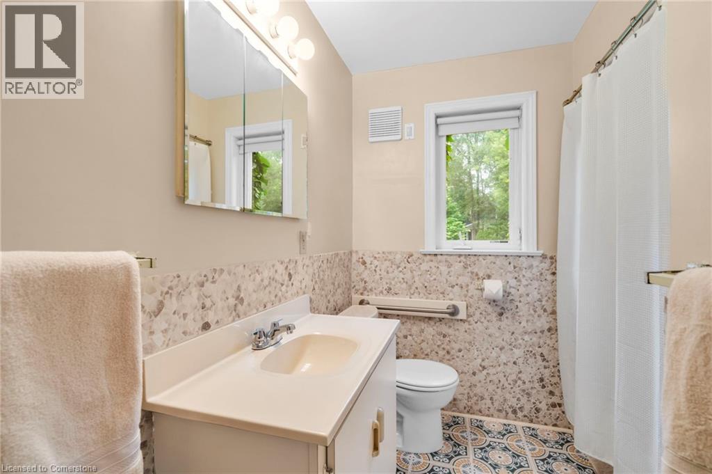 Photo 25 of 265 Fiddlers Green Road, Ancaster ON