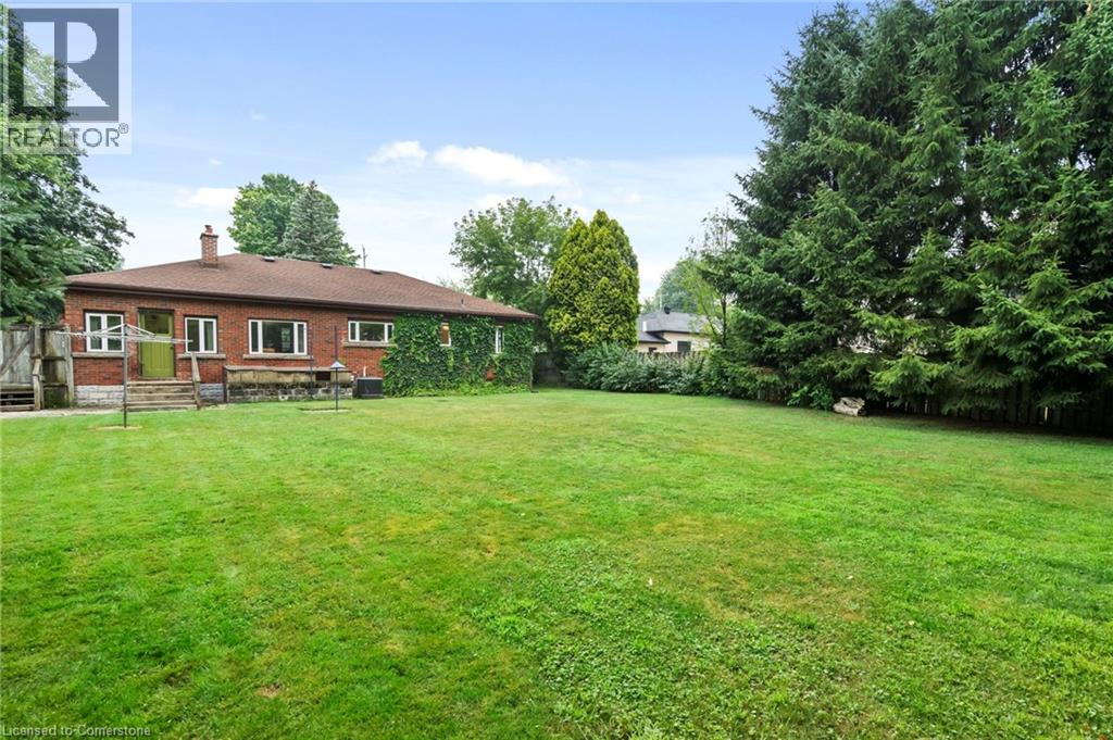 Photo 30 of 265 Fiddlers Green Road, Ancaster ON