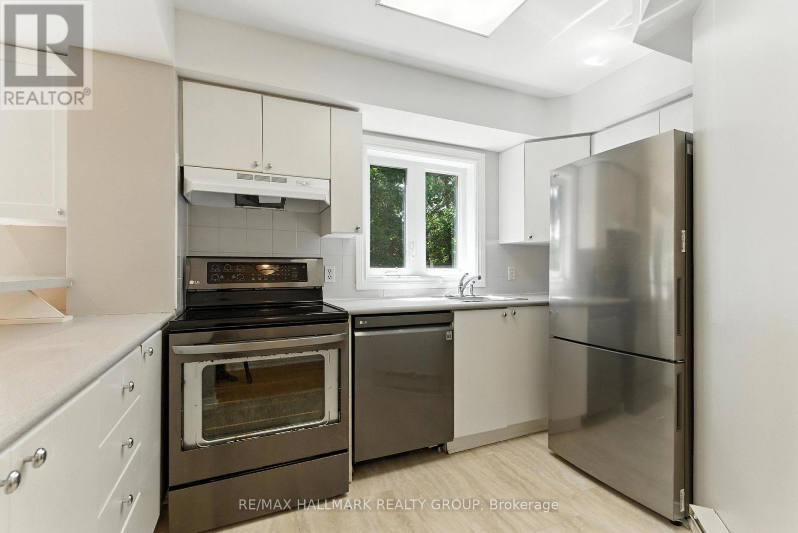 Photo 16 of 214 Briston Private, Ottawa ON