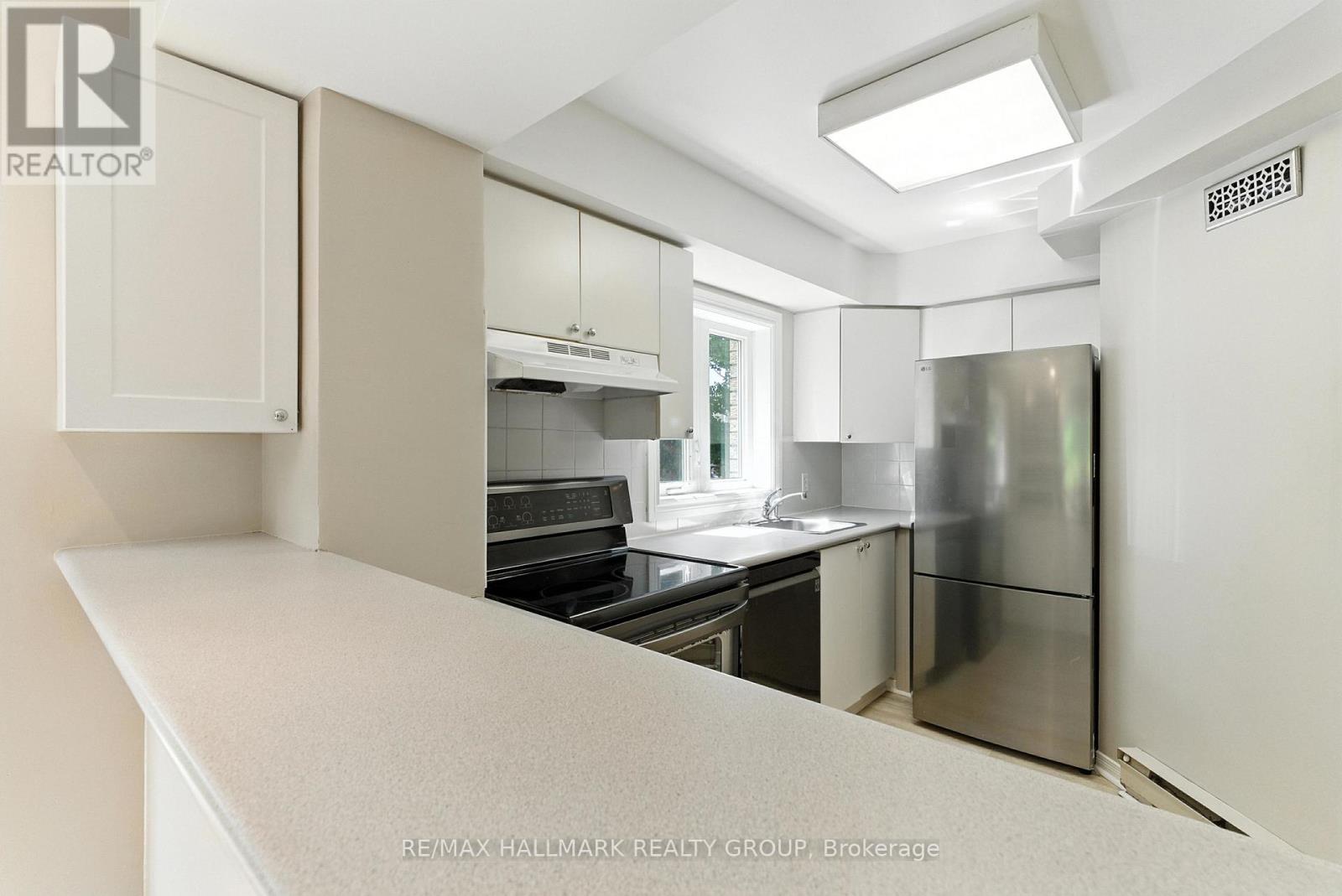 Photo 18 of 214 Briston Private, Ottawa ON