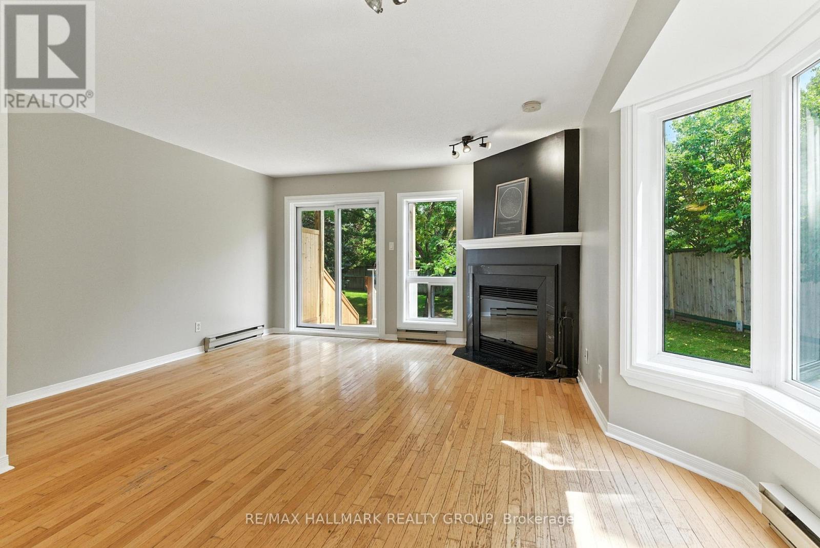 Photo 12 of 214 Briston Private, Ottawa ON