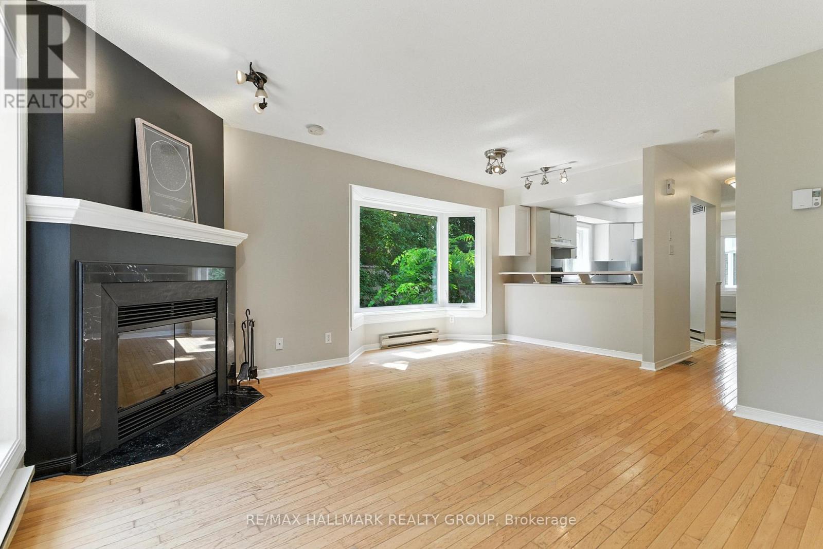 Photo 11 of 214 Briston Private, Ottawa ON