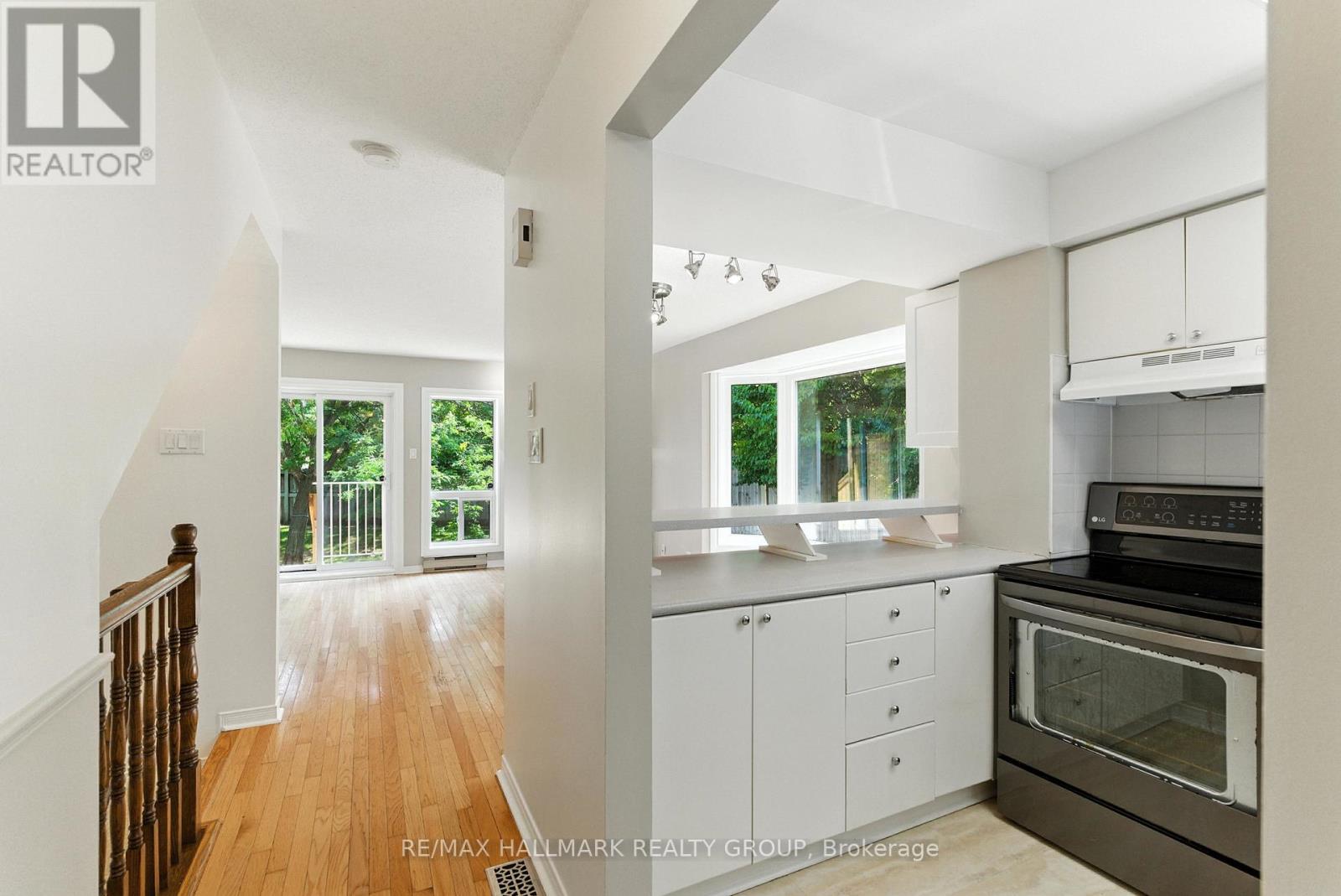 Photo 15 of 214 Briston Private, Ottawa ON
