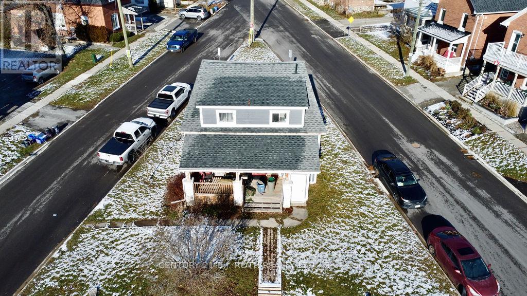 Photo 3 of 194 Dunlop Street E, Barrie ON