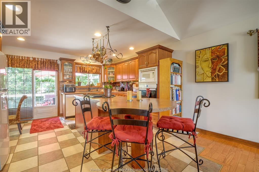 Photo 9 of 153 Purple Plum Drive, Kingsville ON