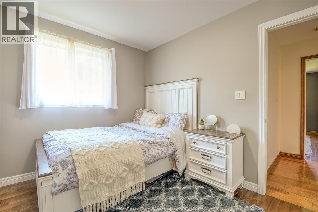 Photo 18 of 153 Purple Plum Drive, Kingsville ON