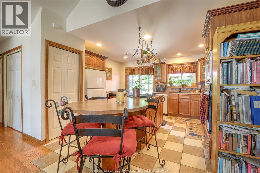 Photo 10 of 153 Purple Plum Drive, Kingsville ON