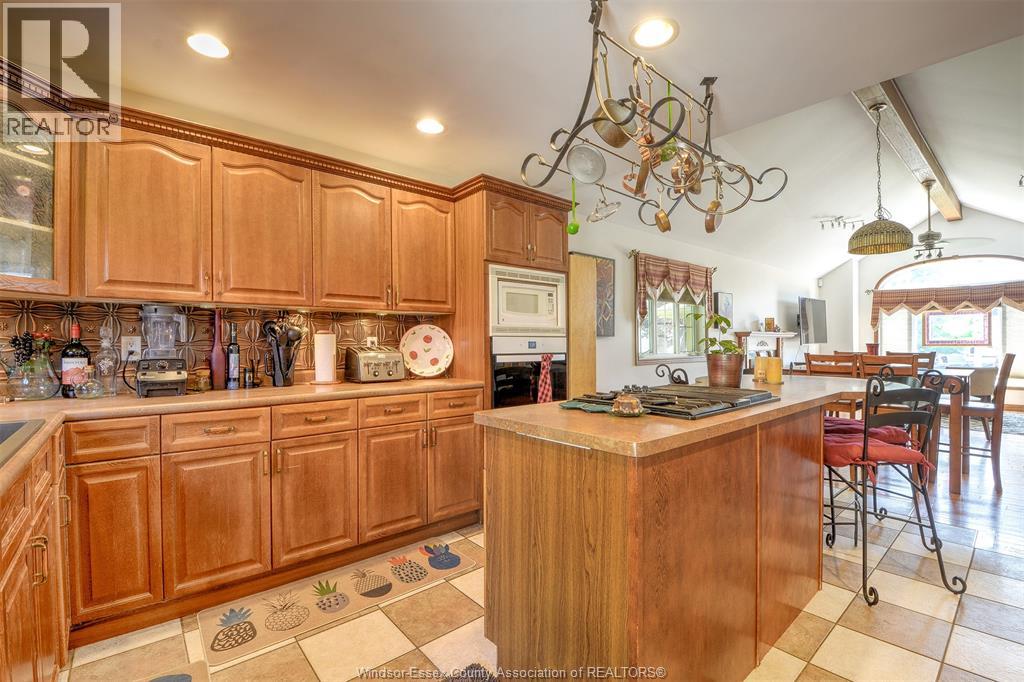 Photo 12 of 153 Purple Plum Drive, Kingsville ON