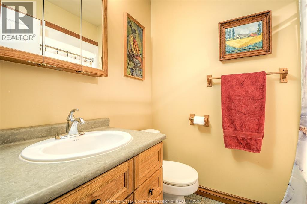 Photo 20 of 153 Purple Plum Drive, Kingsville ON