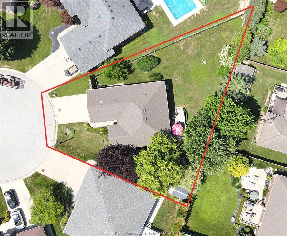 Photo 23 of 153 Purple Plum Drive, Kingsville ON
