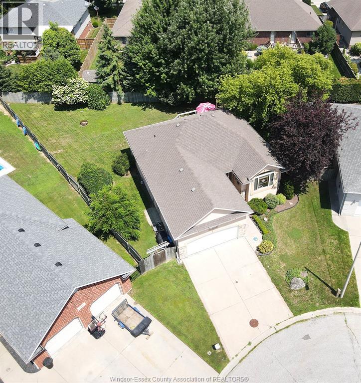 Photo 22 of 153 Purple Plum Drive, Kingsville ON
