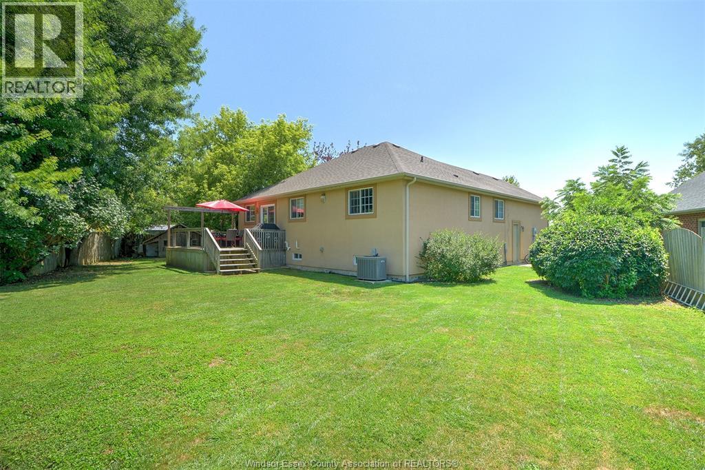 Photo 26 of 153 Purple Plum Drive, Kingsville ON