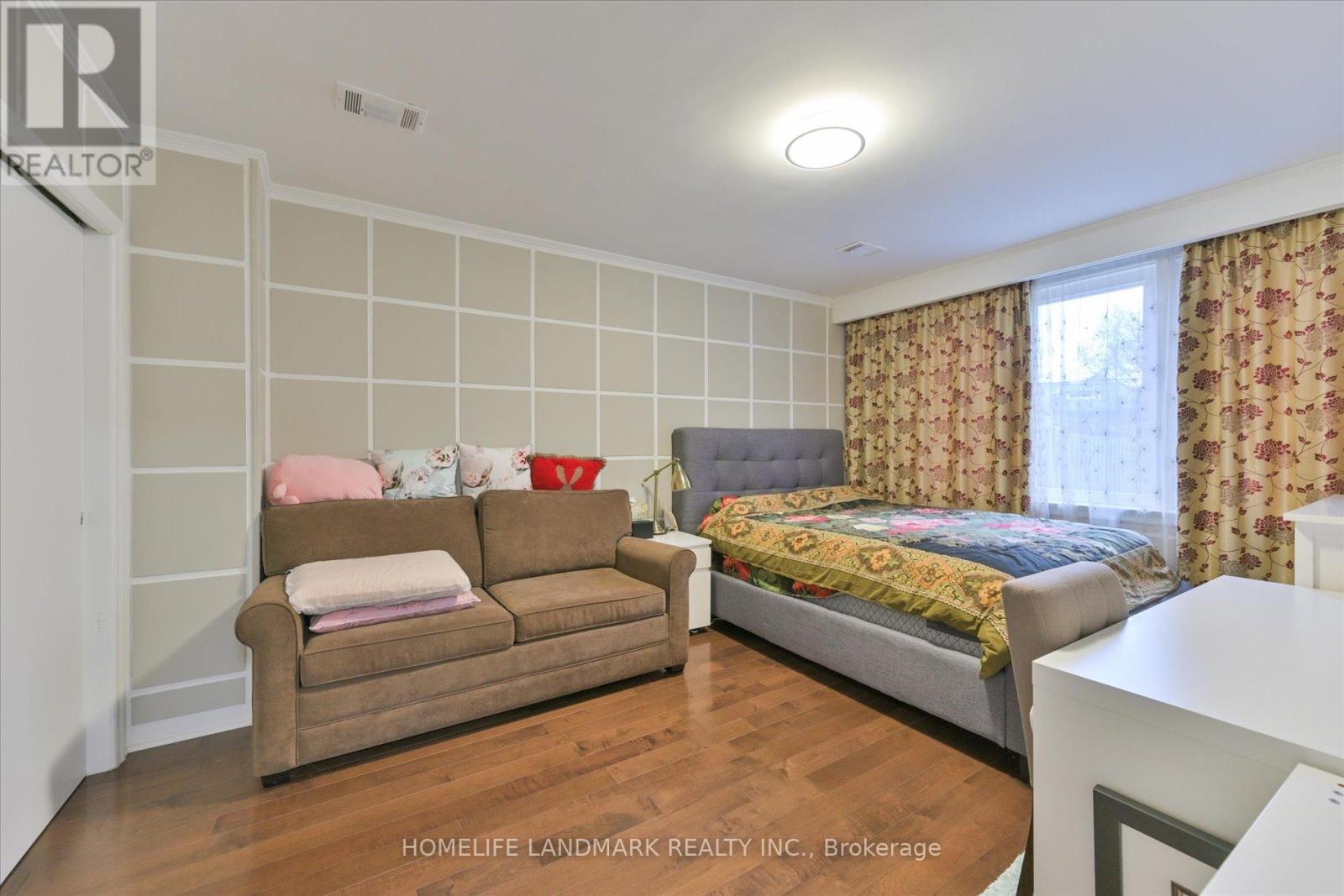 Photo 28 of 1 Hawksbury Drive, Toronto ON