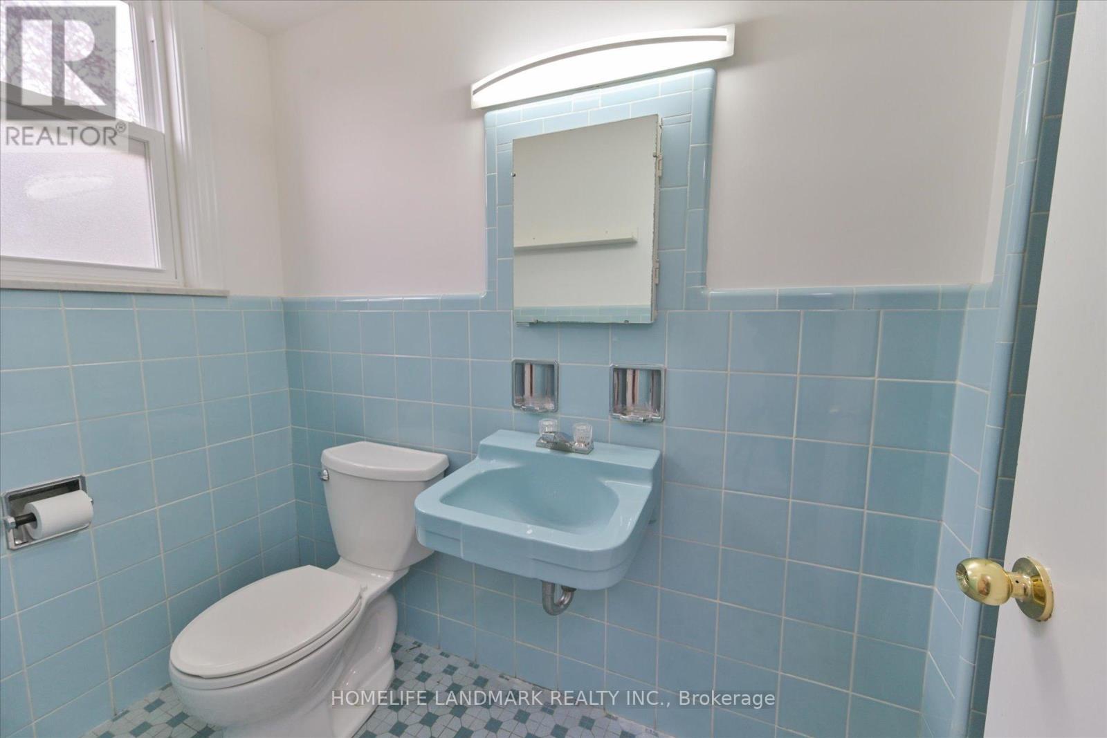 Photo 27 of 1 Hawksbury Drive, Toronto ON