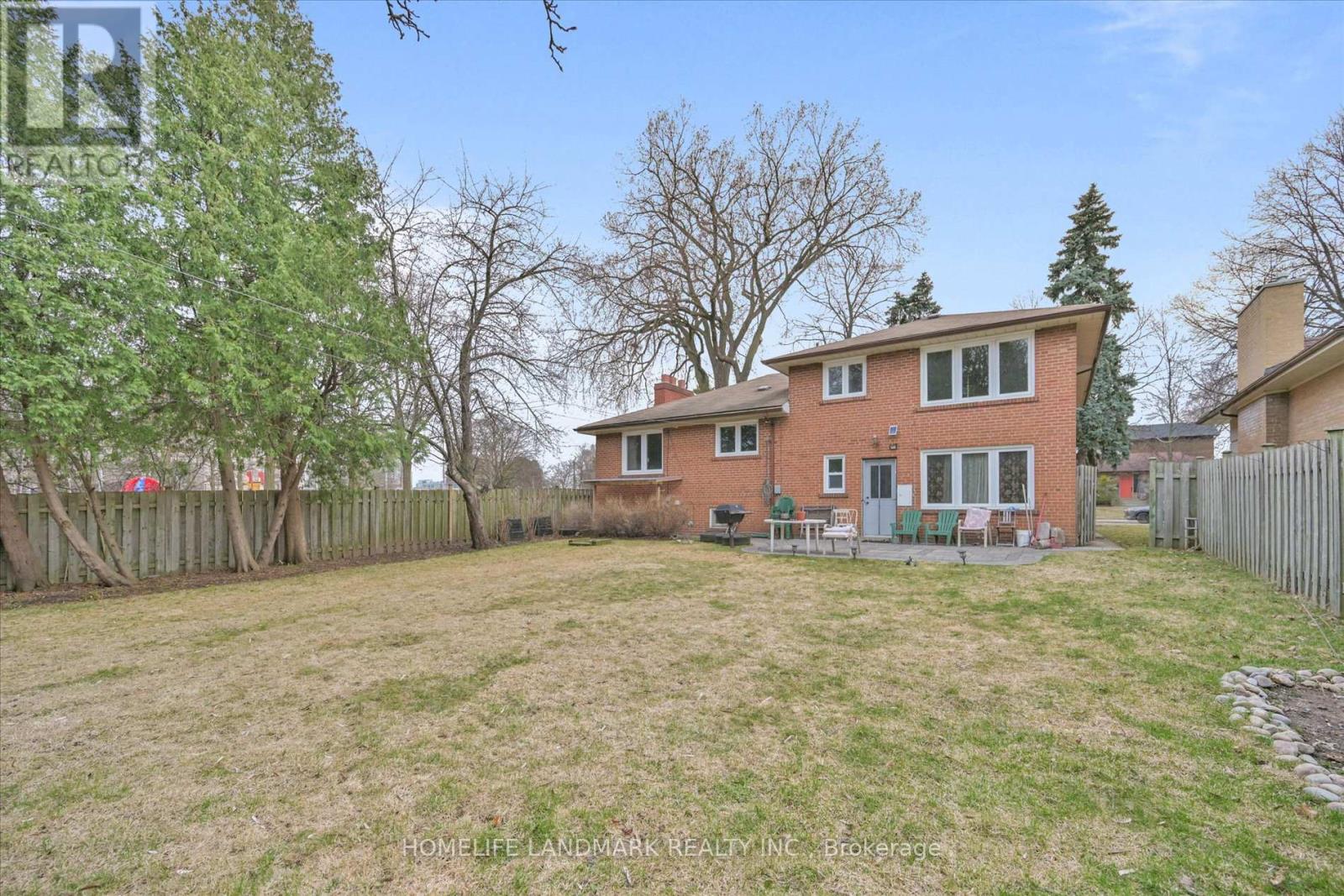 Photo 35 of 1 Hawksbury Drive, Toronto ON