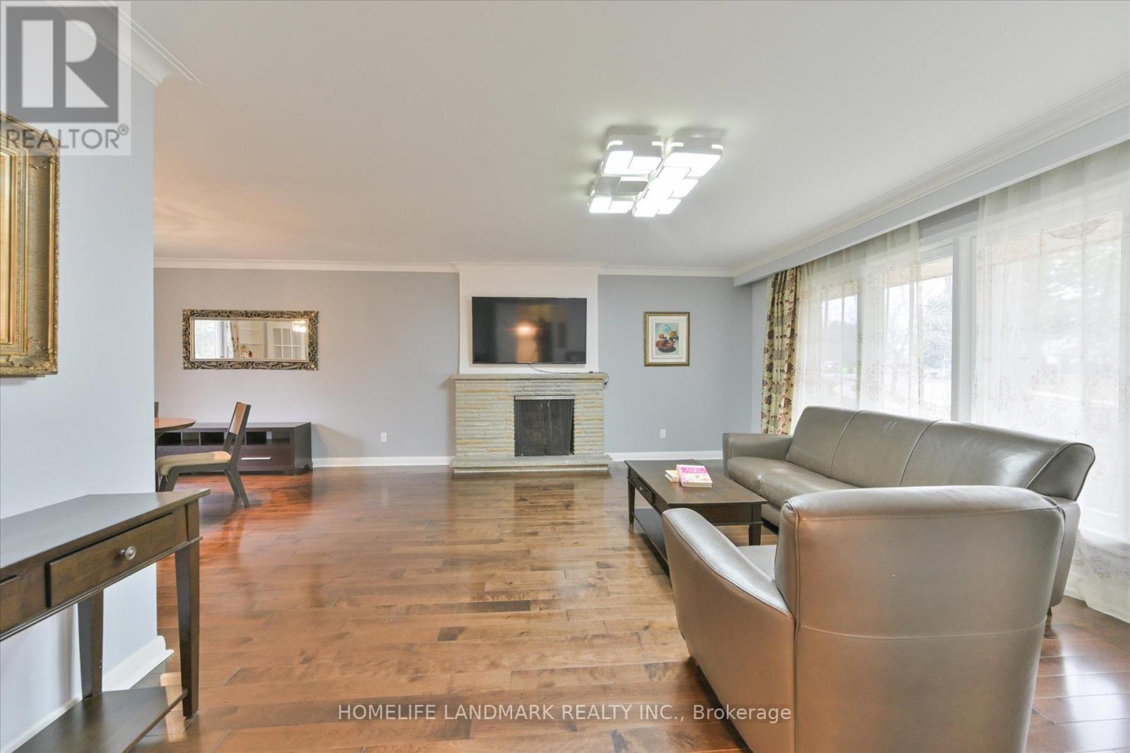 Photo 39 of 1 Hawksbury Drive, Toronto ON