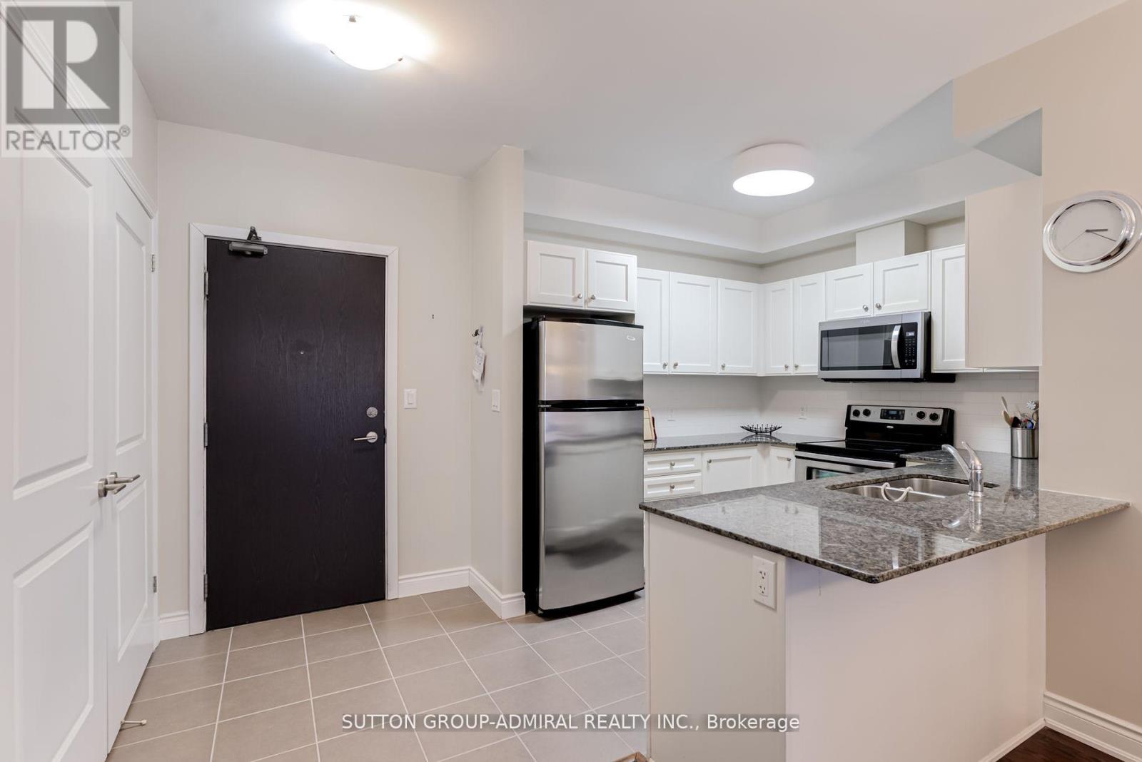 Photo 10 of 342 281 Woodbridge Avenue, Vaughan ON