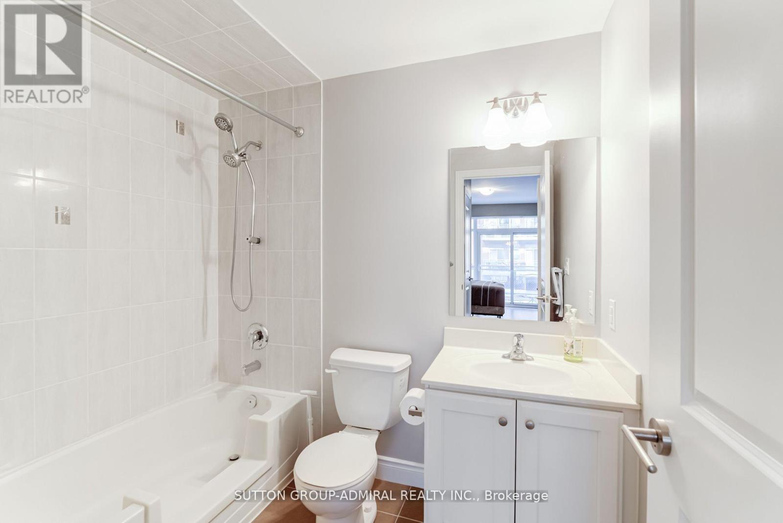Photo 1 of 342 281 Woodbridge Avenue, Vaughan ON