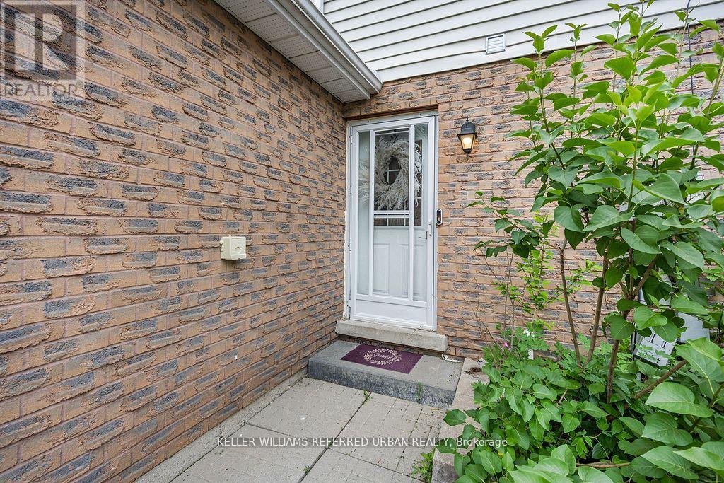 Photo 2 of 15 325 West N Street, Orillia ON