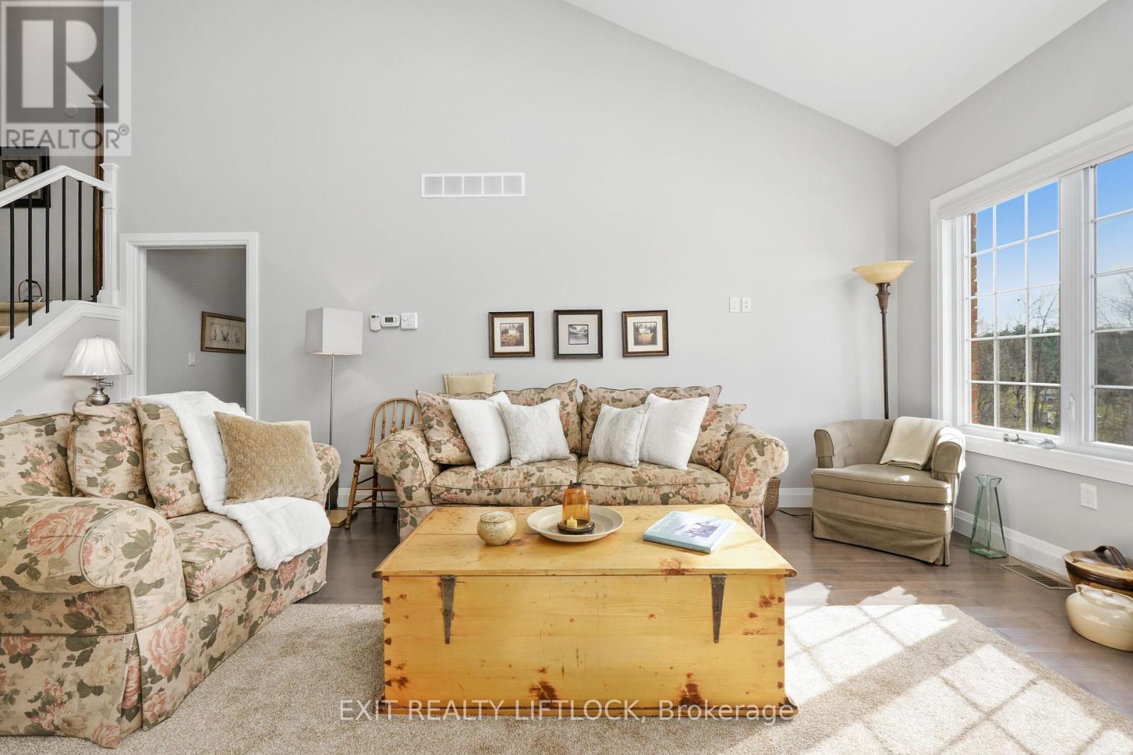 Photo 33 of 10 68 Blossom Court, Trent Hills ON