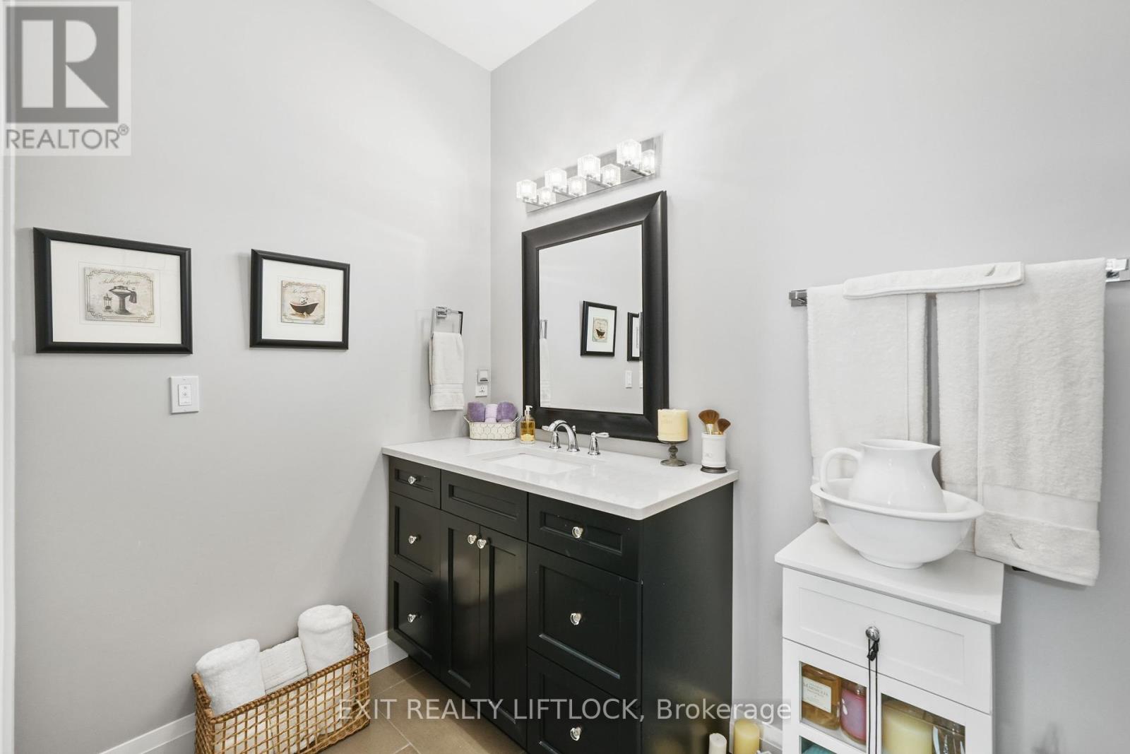 Photo 5 of 10 68 Blossom Court, Trent Hills ON