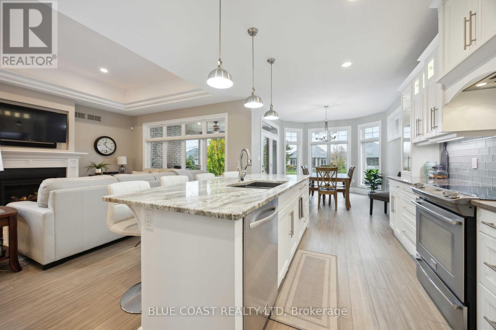 Photo 15 of 1078 Mike Weir Drive, Sarnia ON