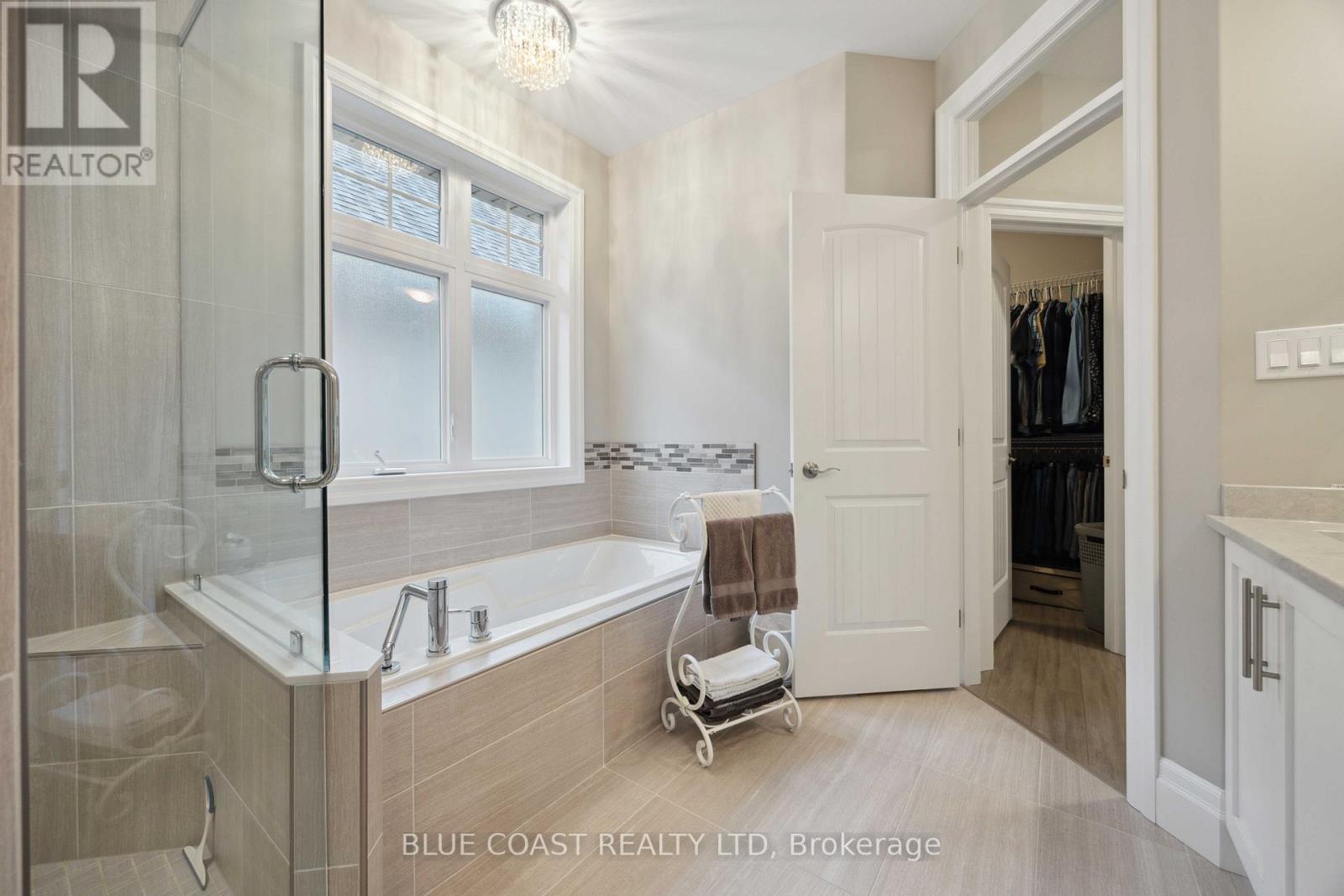 Photo 46 of 1078 Mike Weir Drive, Sarnia ON