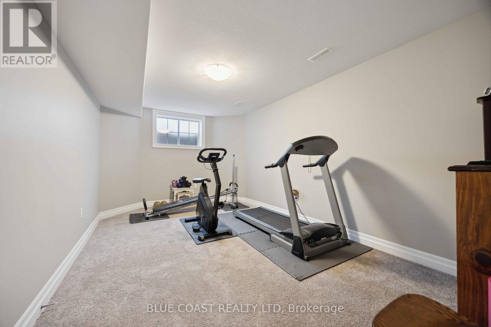 Photo 31 of 1078 Mike Weir Drive, Sarnia ON