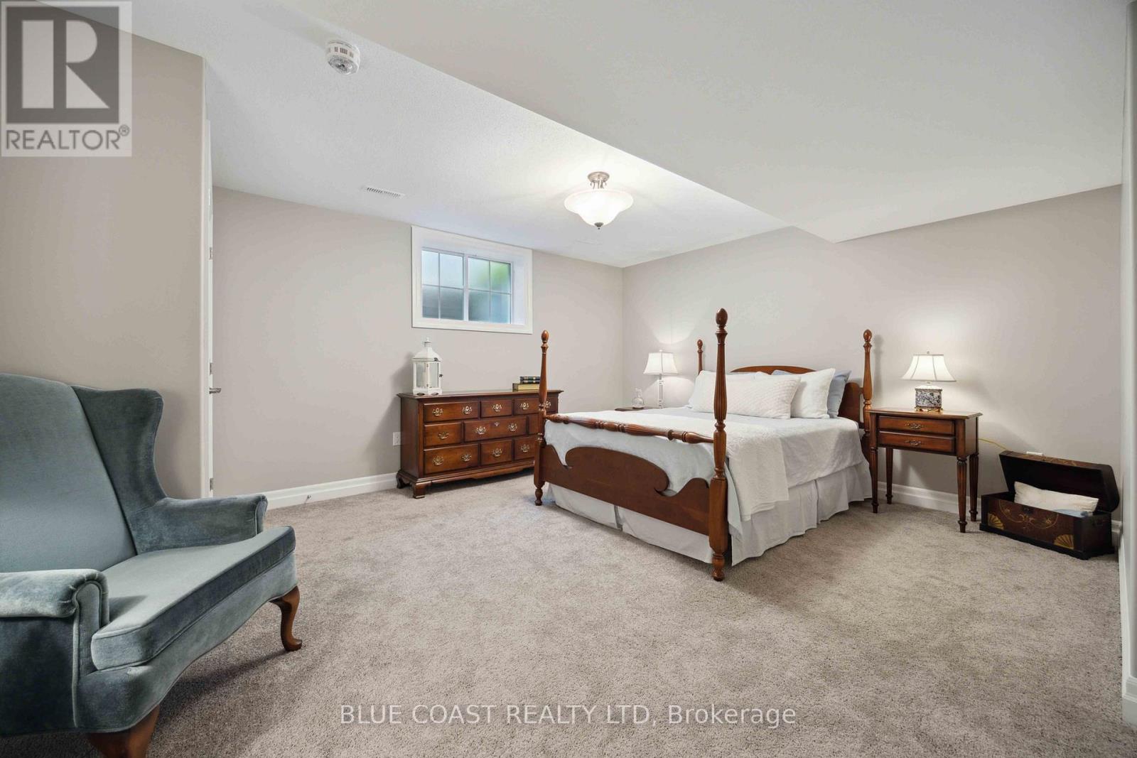 Photo 7 of 1078 Mike Weir Drive, Sarnia ON