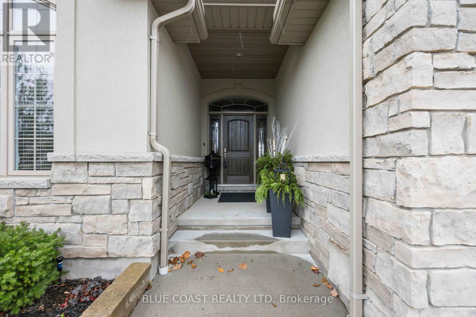 Photo 19 of 1078 Mike Weir Drive, Sarnia ON