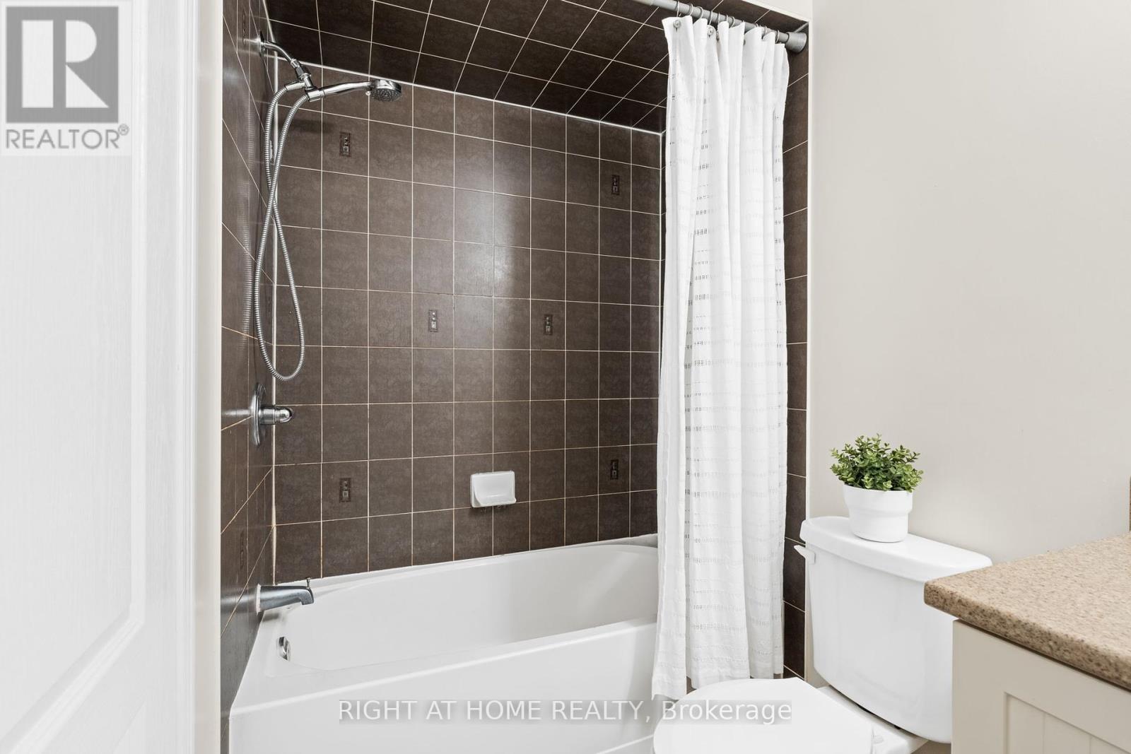 Photo 27 of 206 Calaveras Avenue, Ottawa ON
