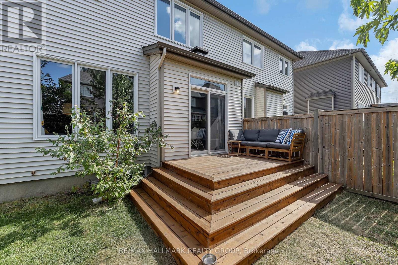 Photo 13 of 771 Hazelnut Crescent, Ottawa ON