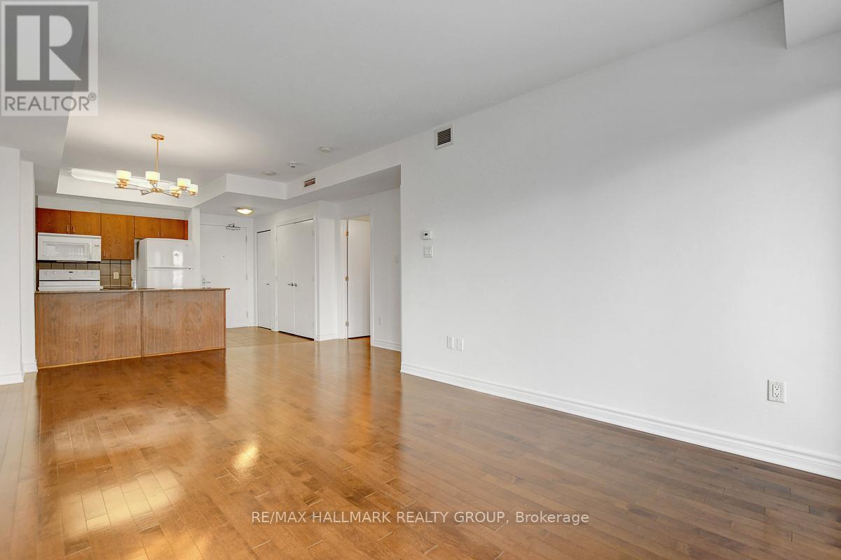 Photo 14 of 303 70 Landry Street, Ottawa ON