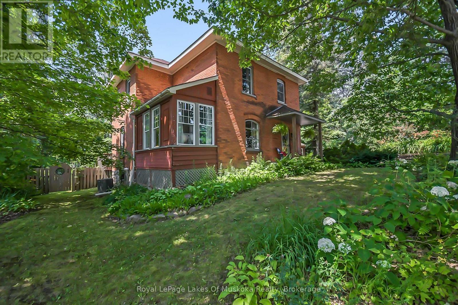 Photo 11 of 98 Muskoka Road, Bracebridge ON