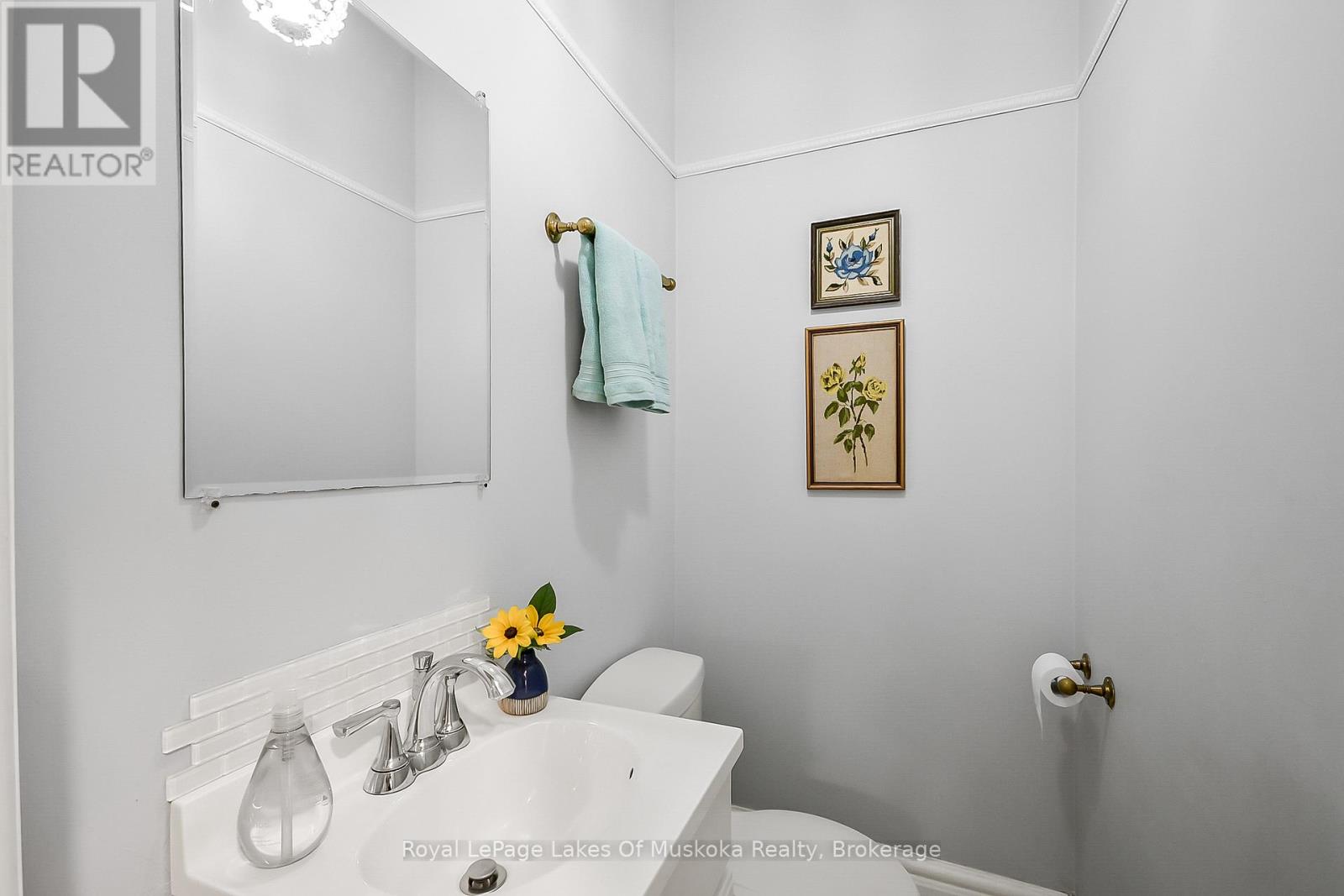 Photo 14 of 98 Muskoka Road, Bracebridge ON