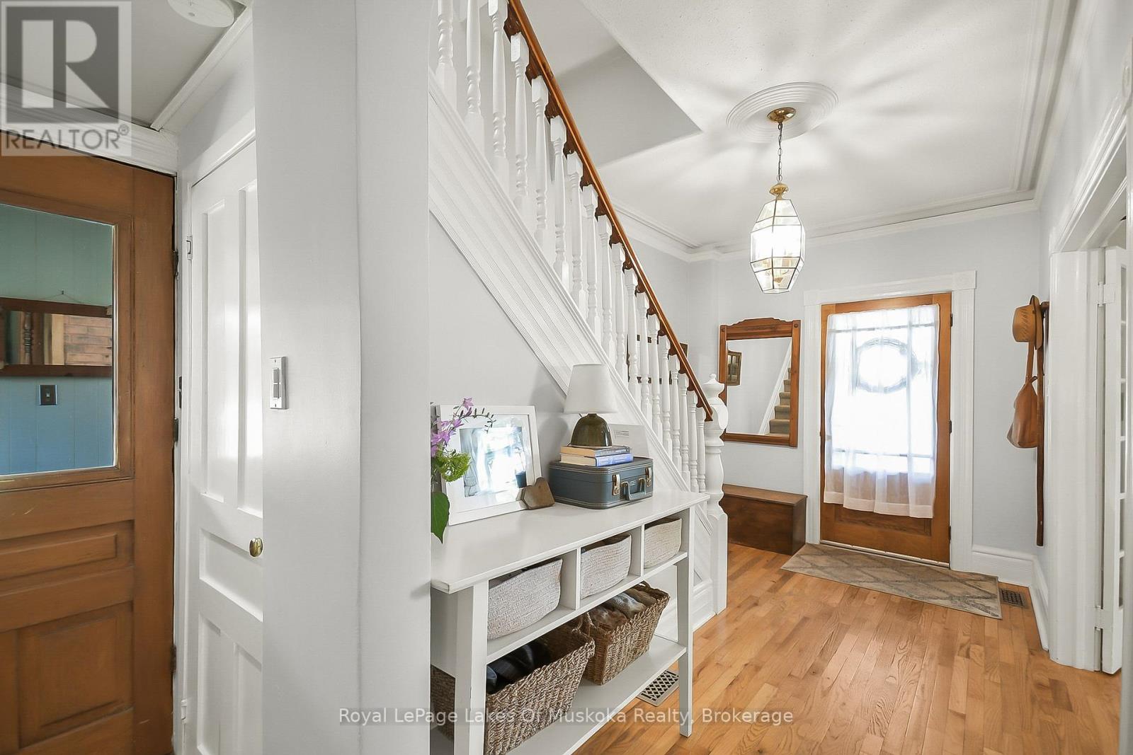 Photo 15 of 98 Muskoka Road, Bracebridge ON