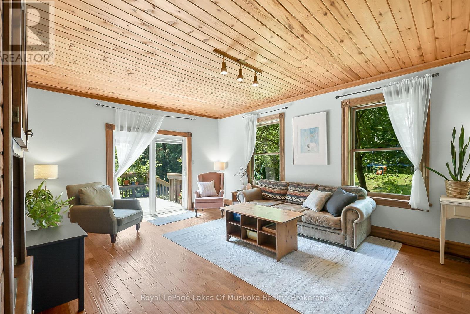 Photo 26 of 98 Muskoka Road, Bracebridge ON