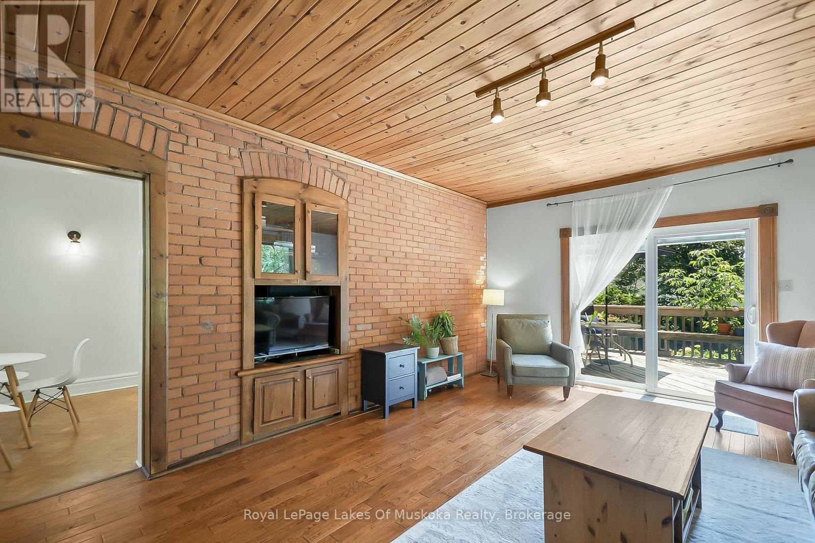 Photo 28 of 98 Muskoka Road, Bracebridge ON