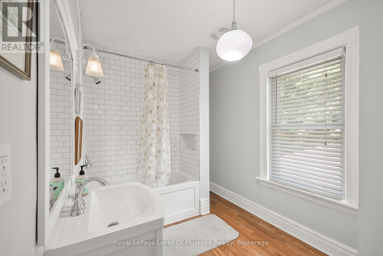 Photo 30 of 98 Muskoka Road, Bracebridge ON