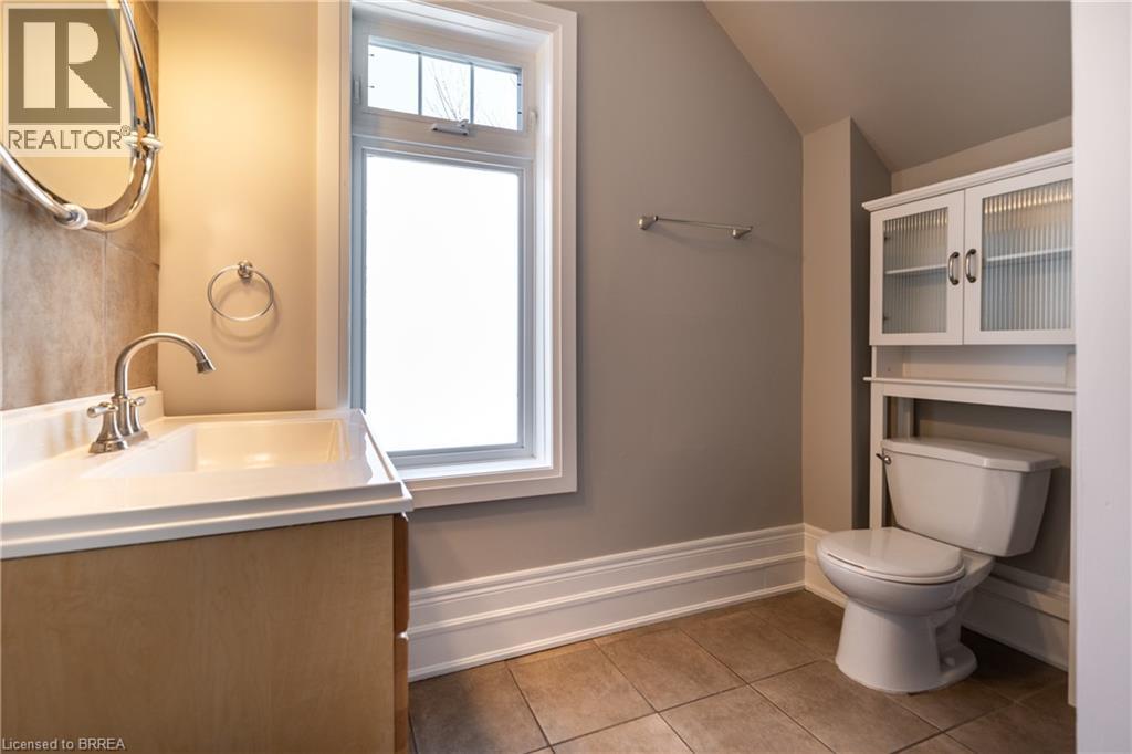 Photo 13 of 76 Richmond Street Unit A, Brantford ON