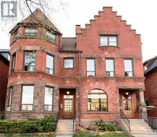 Photo 6 of E 536 Huron Street, Toronto ON