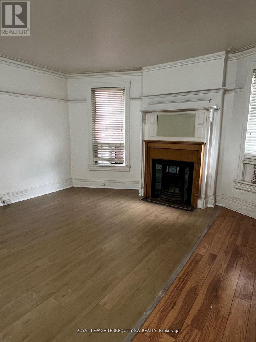 Photo 1 of E 536 Huron Street, Toronto ON