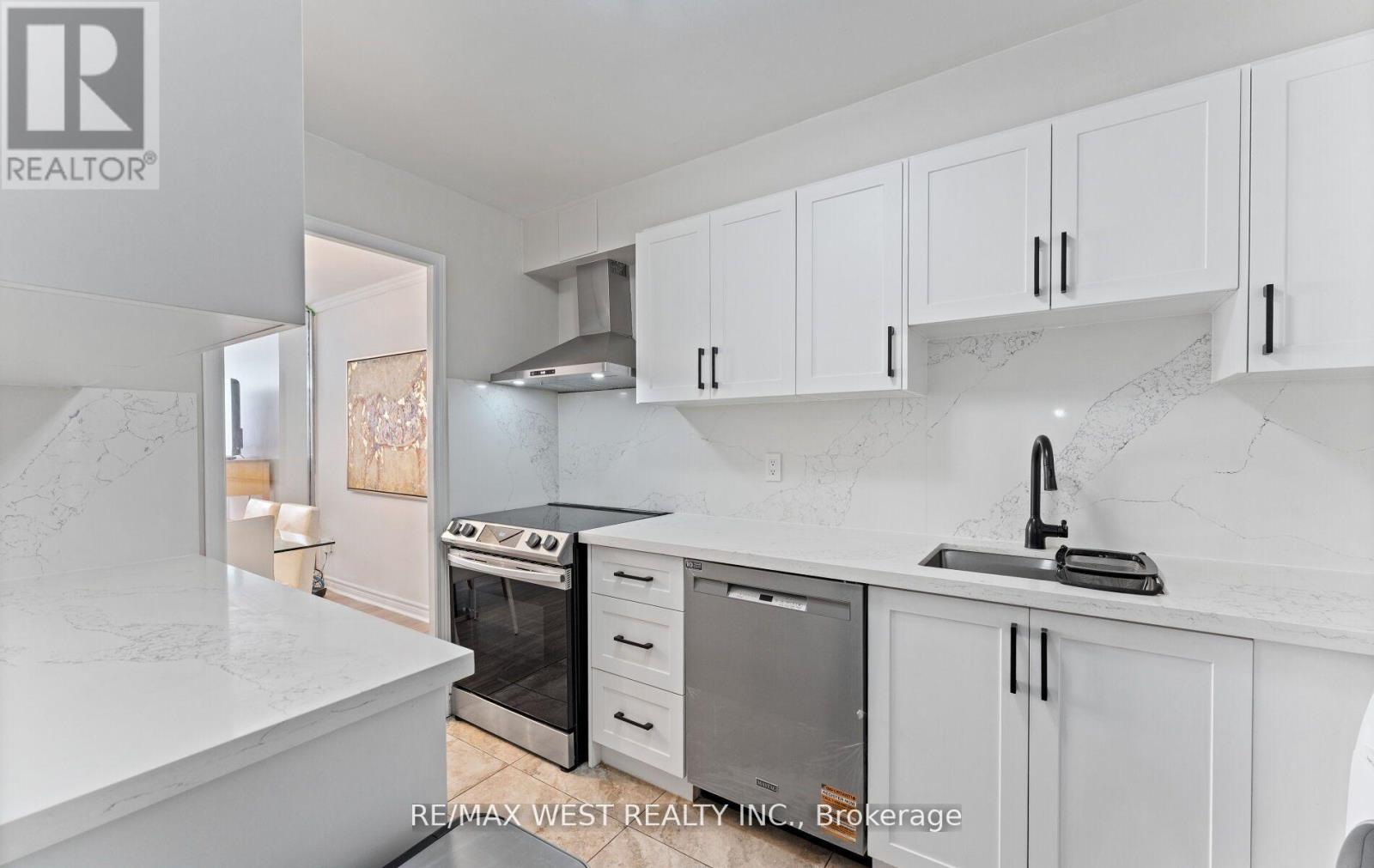 Photo 25 of 2910 5 Massey Square, Toronto ON