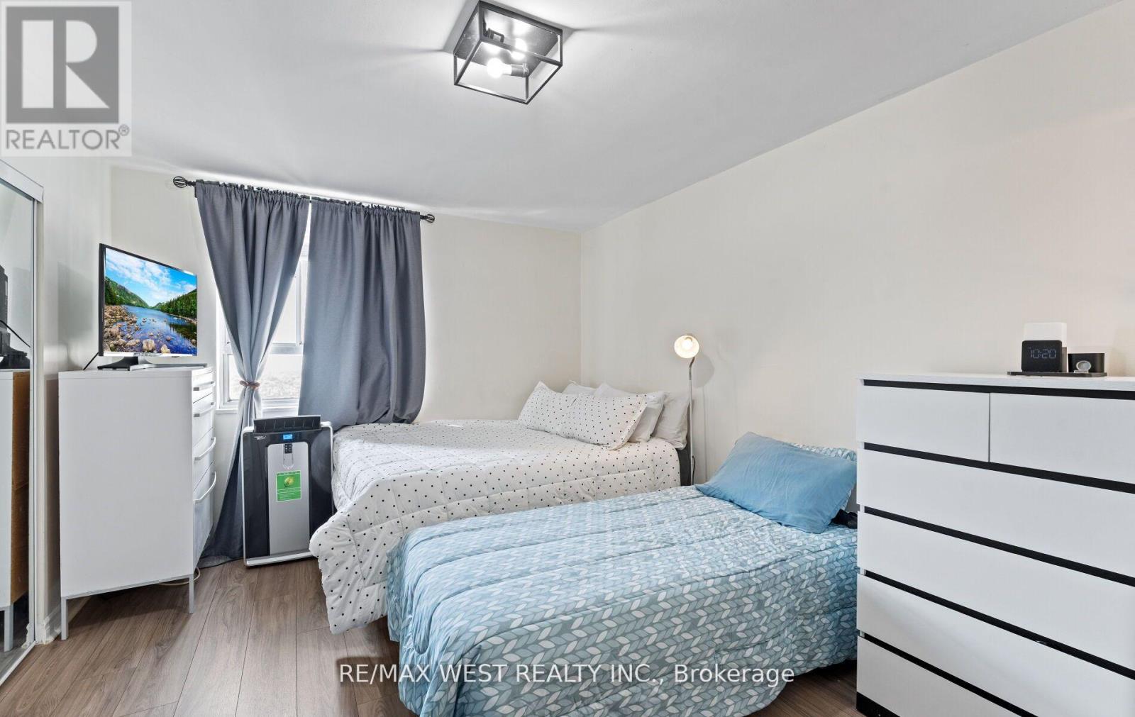 Photo 1 of 2910 5 Massey Square, Toronto ON