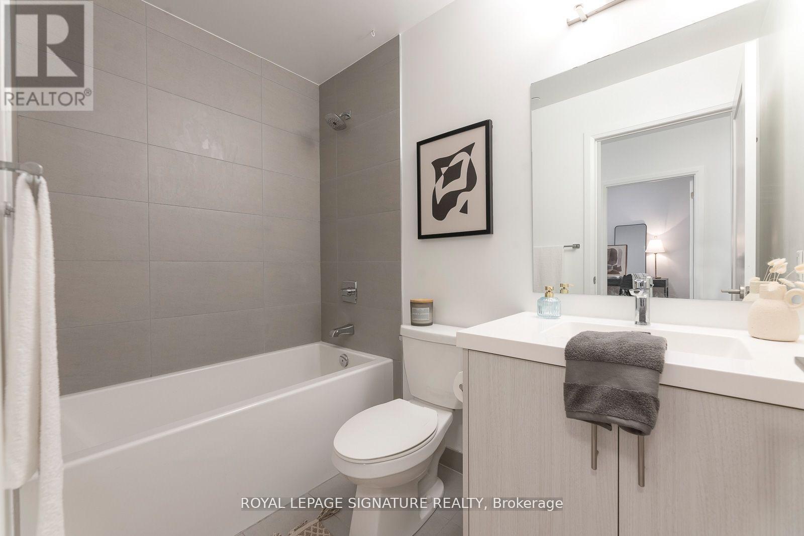 Photo 10 of 809 286 Main Street, Toronto ON