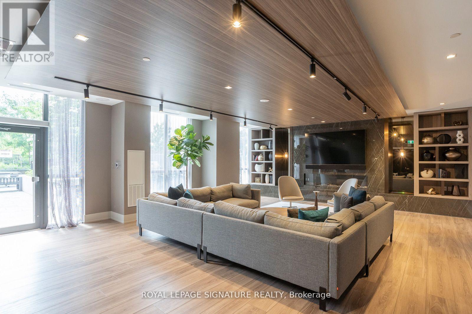 Photo 25 of 809 286 Main Street, Toronto ON
