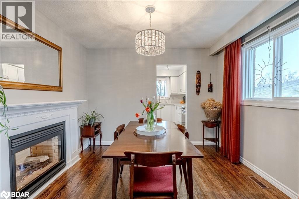 Photo 7 of 33 Porter Crescent, Barrie ON