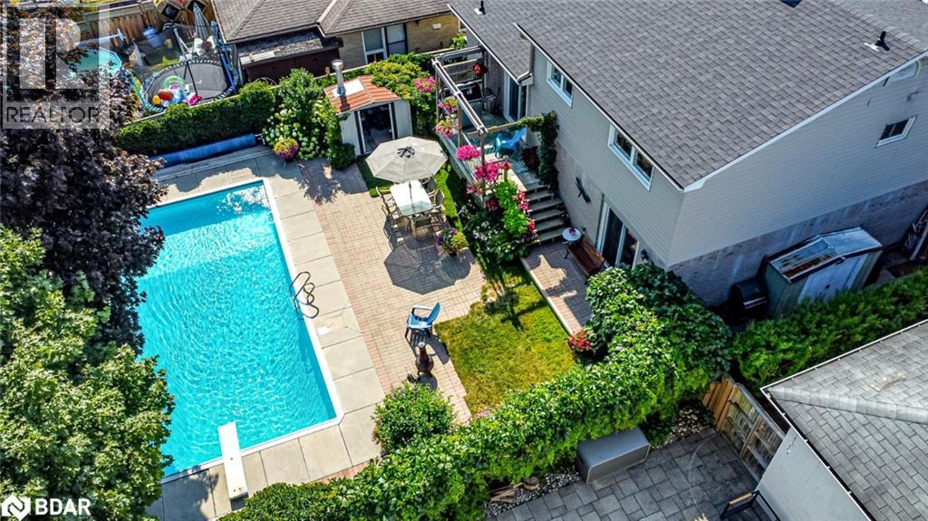 Photo 3 of 33 Porter Crescent, Barrie ON