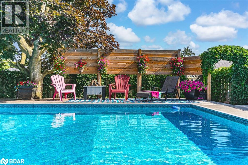 Photo 25 of 33 Porter Crescent, Barrie ON