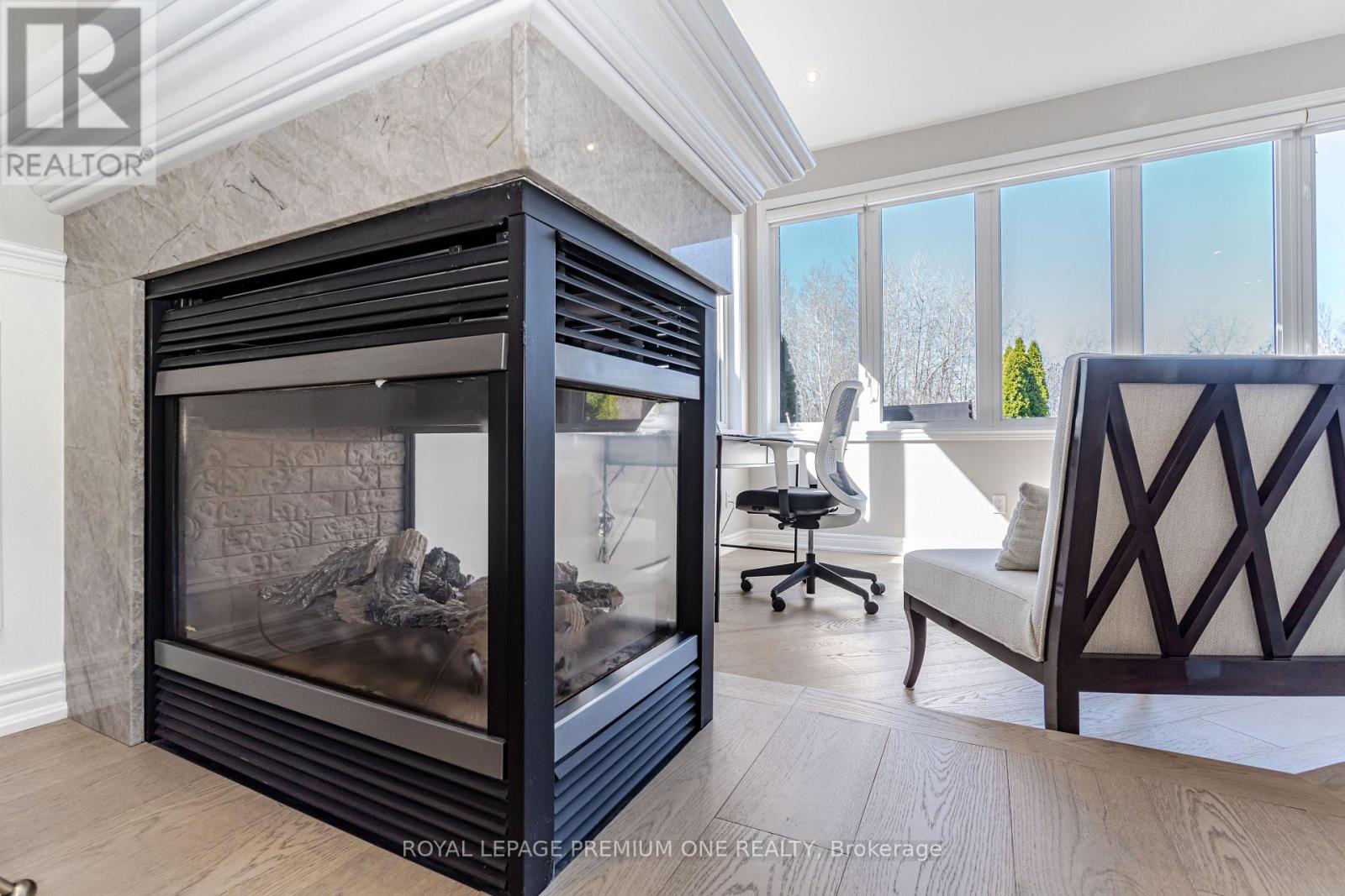 Photo 27 of 60 Julia Valentina Avenue, Vaughan ON